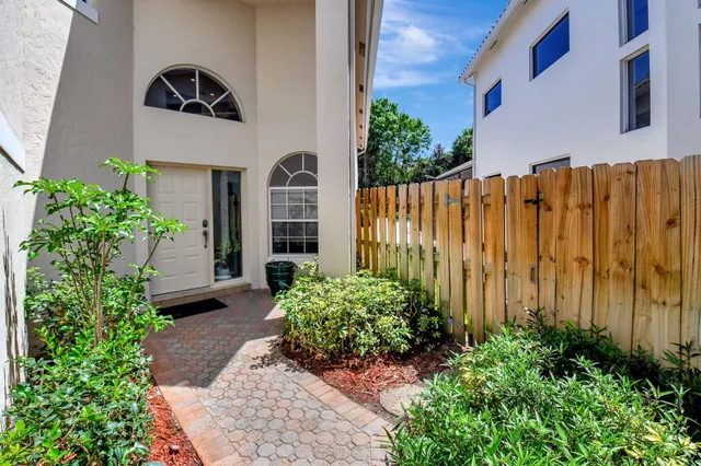 $419,000 | 2462 Northwest 66th Drive, Boca Raton, FL 33496