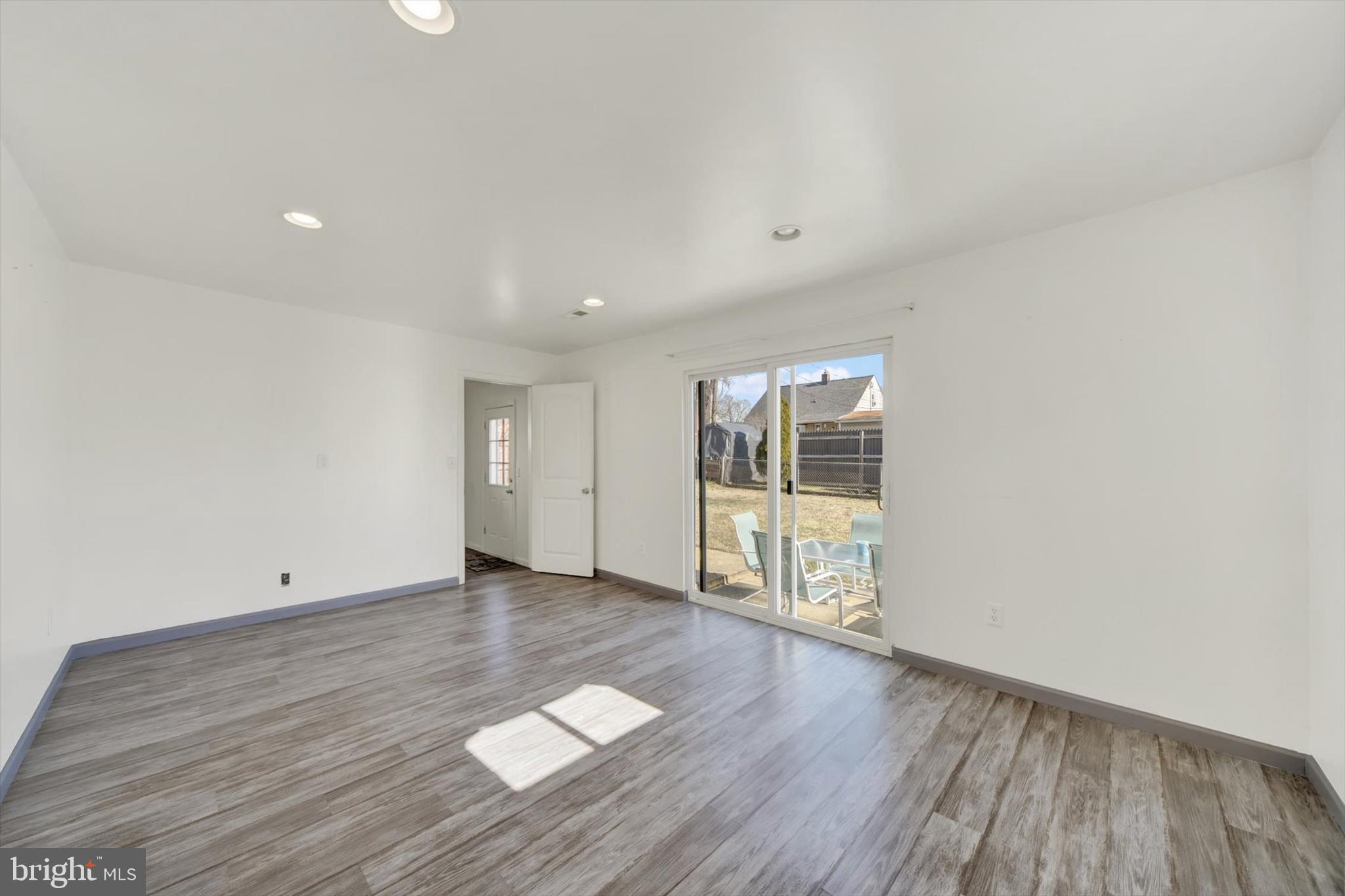 15 Terrace Road Baltimore, MD 21221 - Photo 12 of 17 Main Level