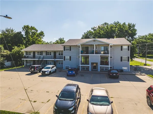 $3,500,000 | 1010 North Walnut Street, Maryville, MO 64468