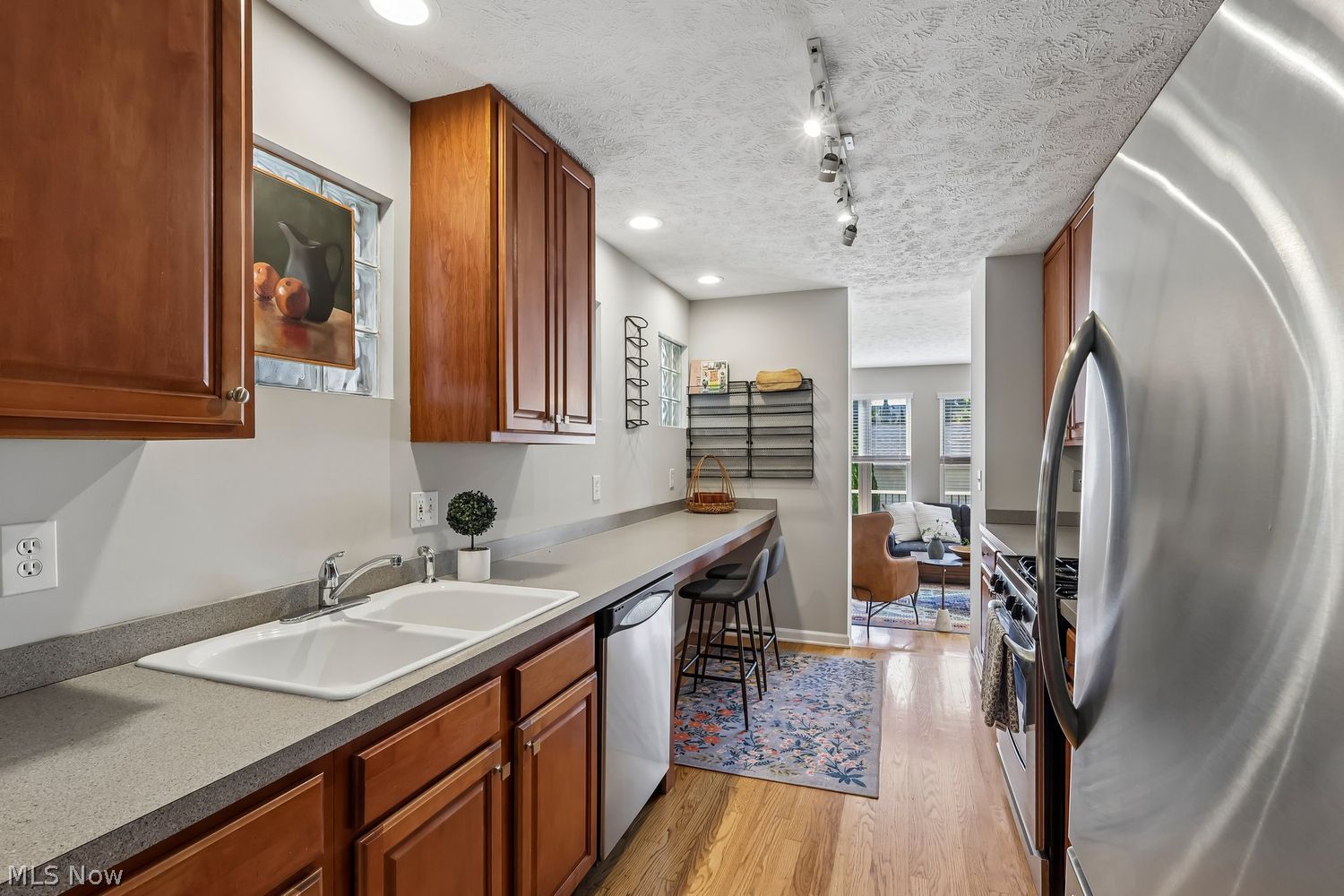 615 Literary Road Cleveland, OH 44113 - Photo 11 of 40