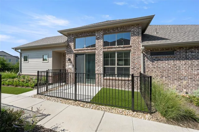 $384,343 | 2621 St Helena Lane, Grand Prairie, TX 75054