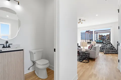 $1,074,999 | 1325 North Artesian Avenue, Unit 3, Chicago, IL 60622