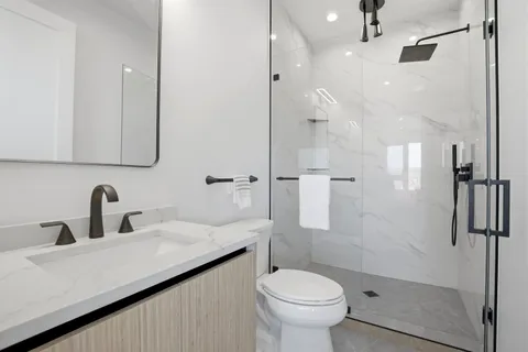 $1,074,999 | 1325 North Artesian Avenue, Unit 3, Chicago, IL 60622