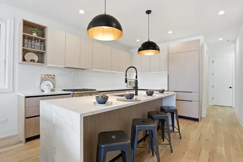 $1,074,999 | 1325 North Artesian Avenue, Unit 3, Chicago, IL 60622