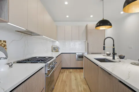 $1,074,999 | 1325 North Artesian Avenue, Unit 3, Chicago, IL 60622