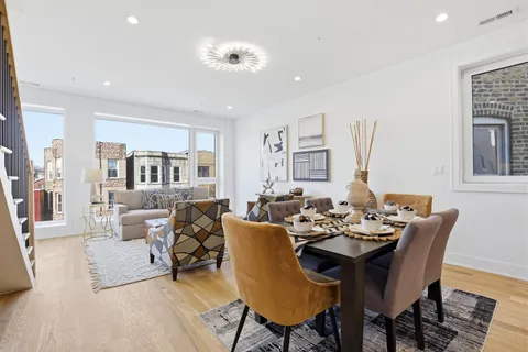 $1,074,999 | 1325 North Artesian Avenue, Unit 3, Chicago, IL 60622