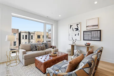 $1,074,999 | 1325 North Artesian Avenue, Unit 3, Chicago, IL 60622