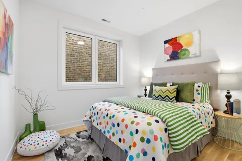 $1,074,999 | 1325 North Artesian Avenue, Unit 3, Chicago, IL 60622