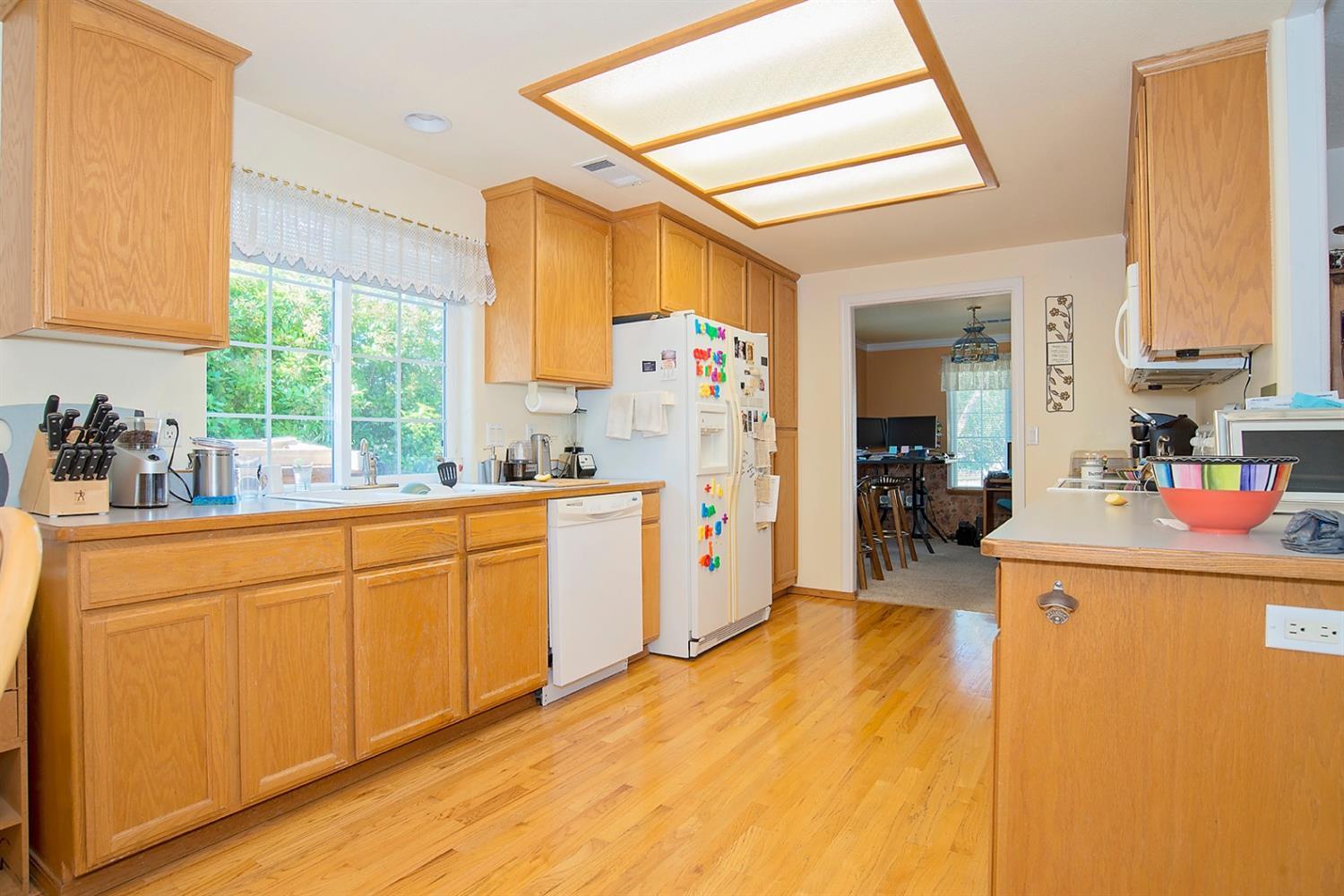 924 Mendolia Way Central Point, OR 97502 - Photo 5 of 15 Additional Photo