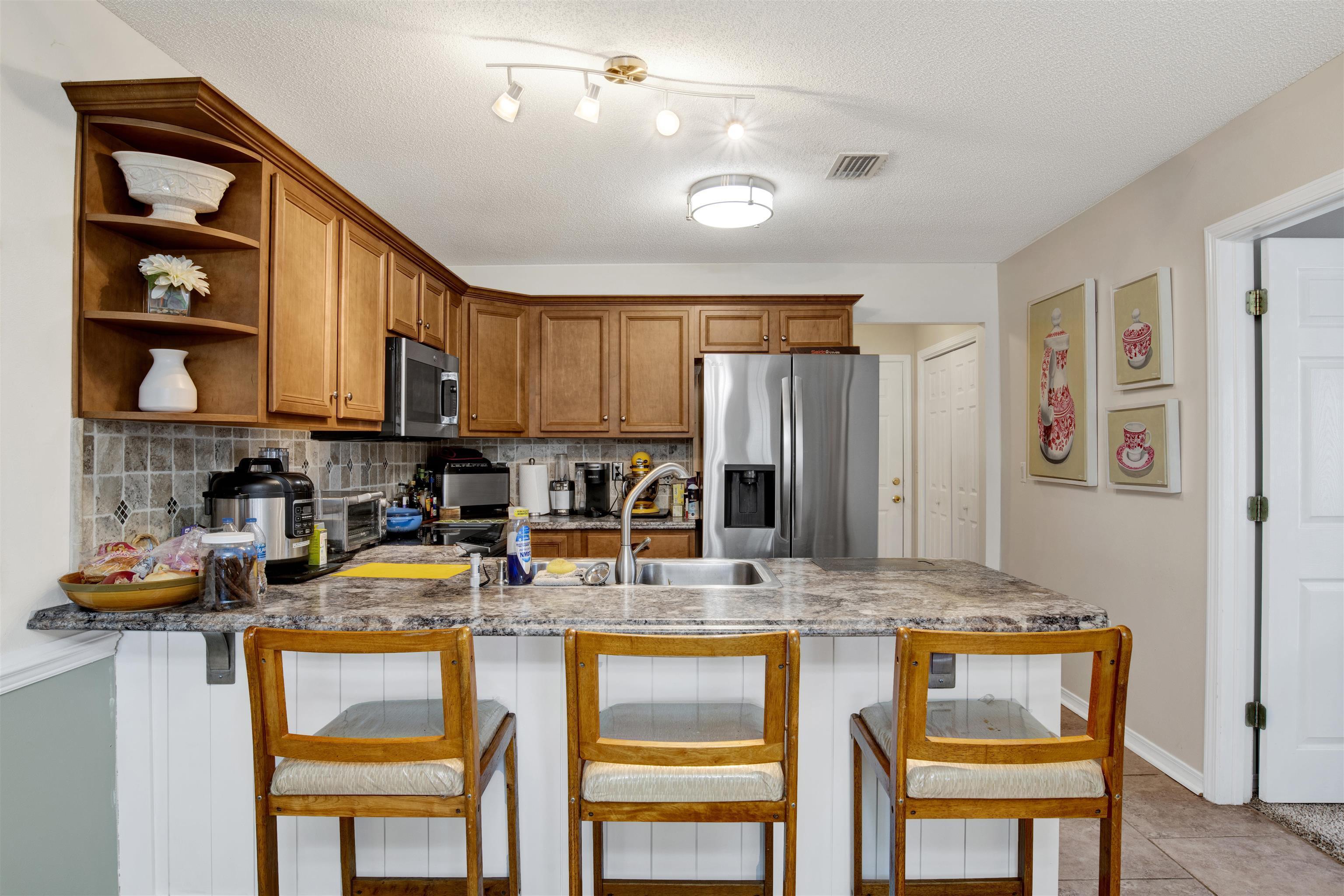 503 Meadow Lane Foley, AL 36535 - Photo 26 of 30 Breakfast Bar