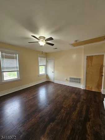 $2,300 | 240 Copeland Avenue, Lyndhurst, NJ 07071