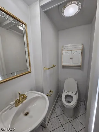 $2,300 | 240 Copeland Avenue, Lyndhurst, NJ 07071