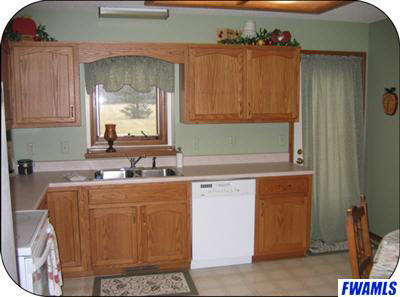 8930 Spring View Drive Fort Wayne, IN 46804 - Photo 6 of 9