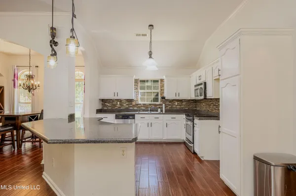 $395,000 | 3399 Dean Cove North, Nesbit, MS 38651