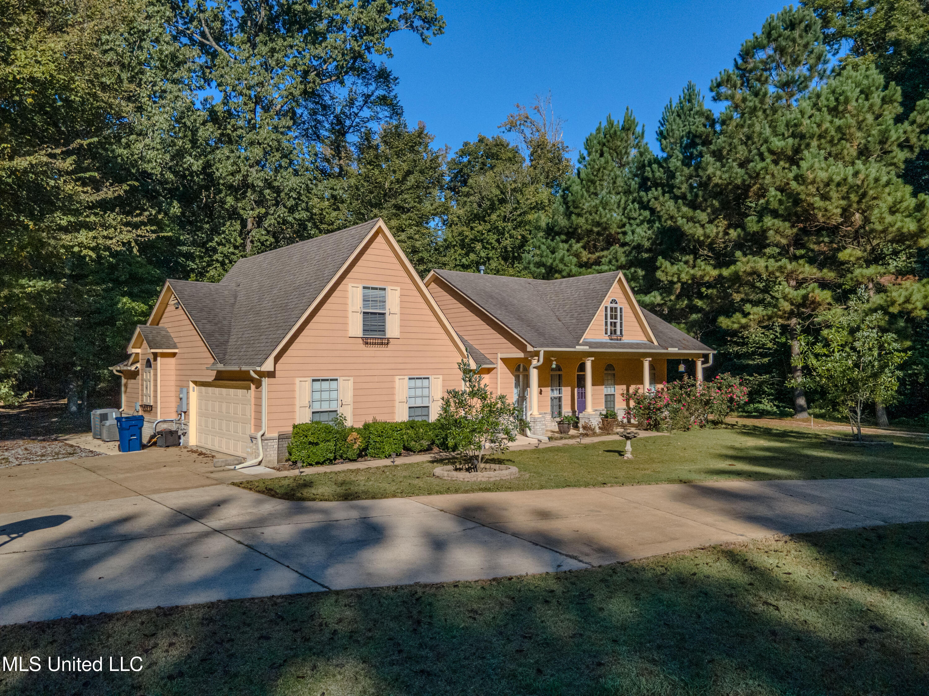 3399 Dean Cove North Nesbit, MS 38651 - Photo 2 of 37 Dean Cove-5