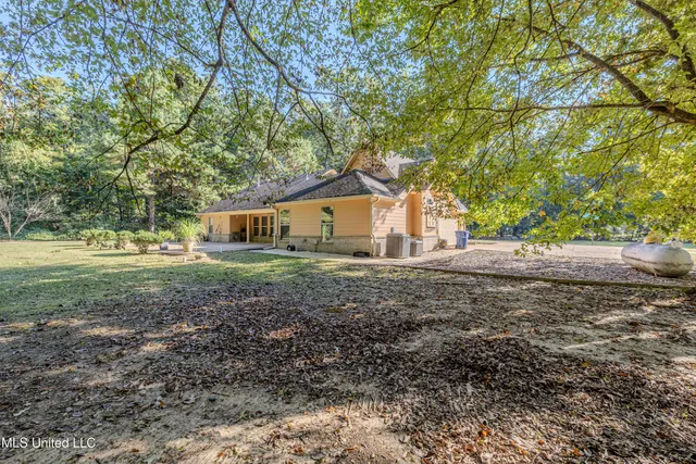 $395,000 | 3399 Dean Cove North, Nesbit, MS 38651
