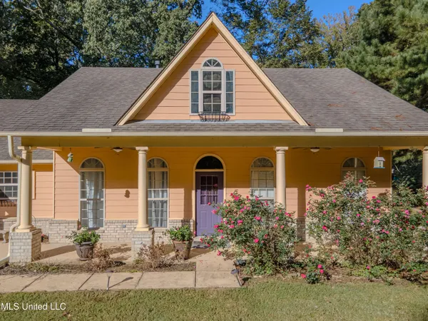 $395,000 | 3399 Dean Cove North, Nesbit, MS 38651