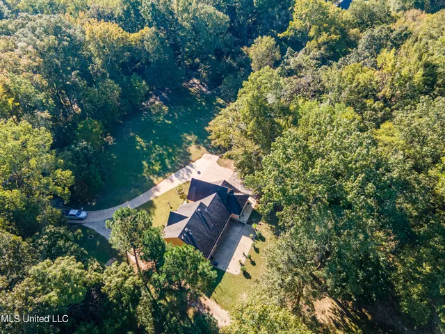 $395,000 | 3399 Dean Cove North, Nesbit, MS 38651