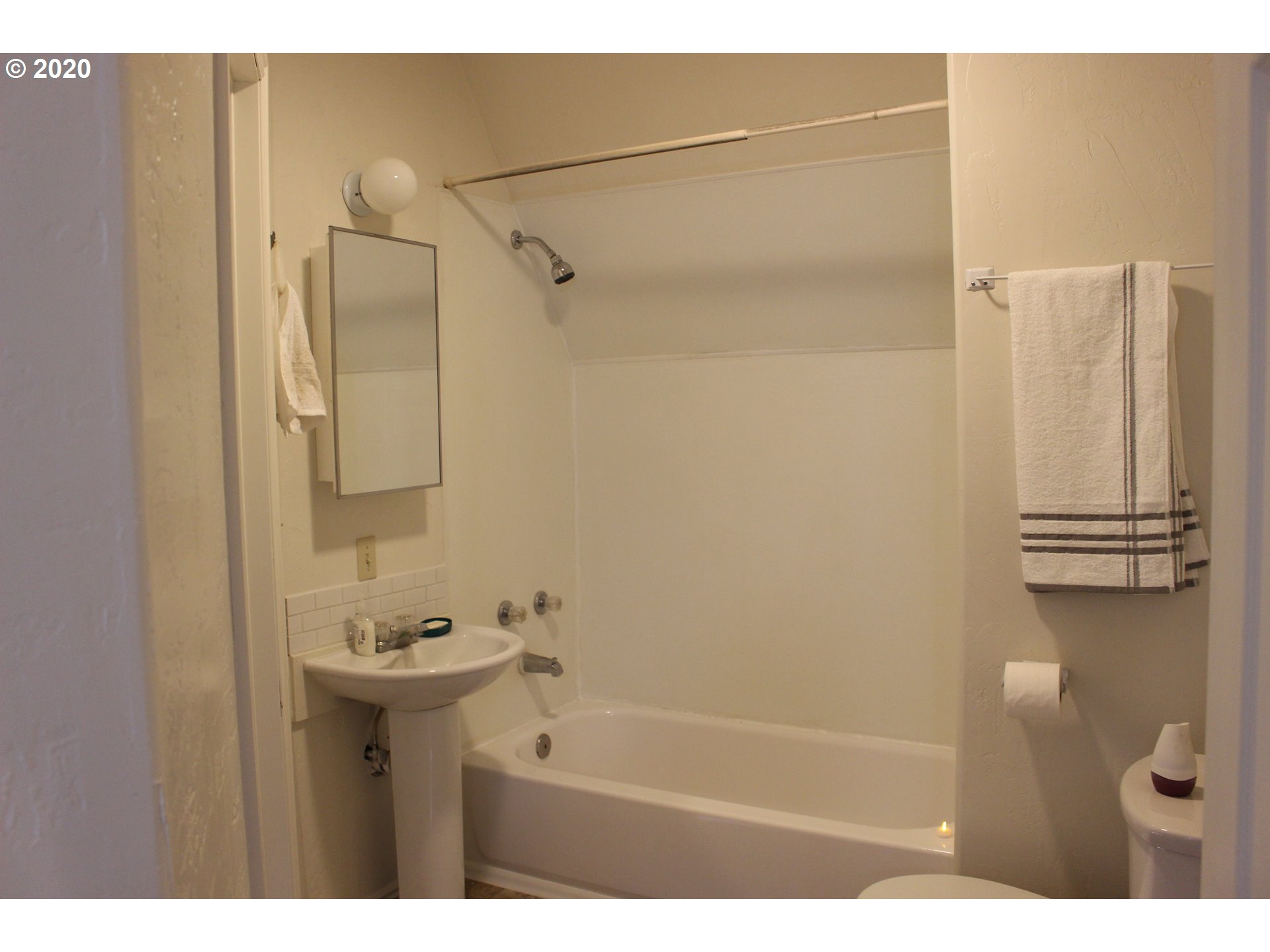 3434 Northeast Riverside Avenue Pendleton, OR 97801 - Photo 15 of 26