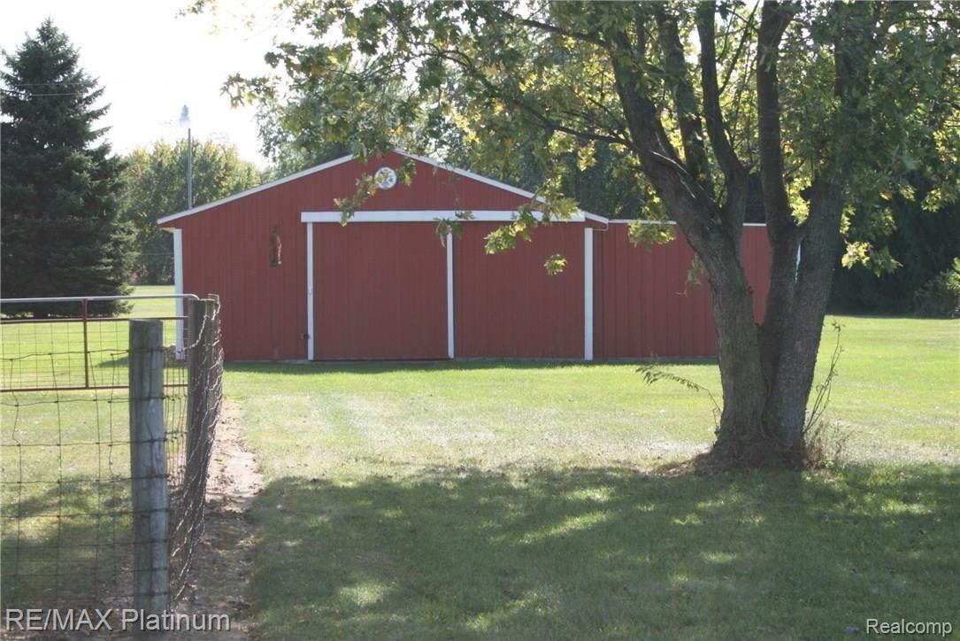 5288 Norton Road Howell, MI 48843 - Photo 8 of 20 IMG_1289.jpg