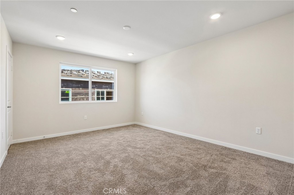 9536 Hannah Way Riverside, CA 92503 - Photo 12 of 32