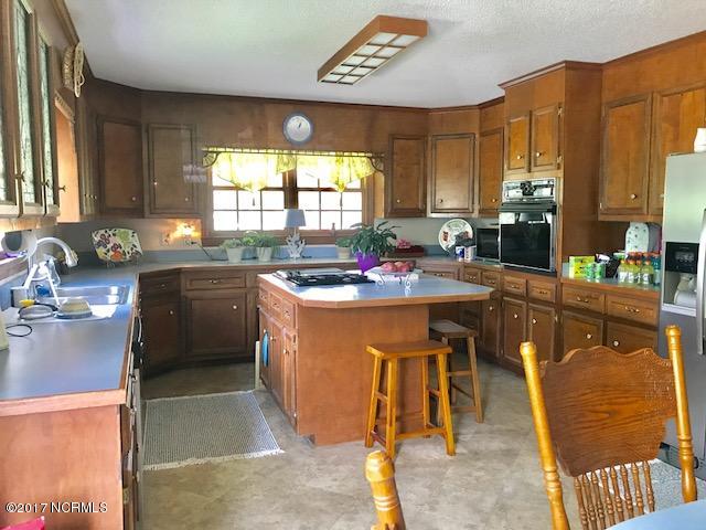 1621 Cameron Langston Road Kinston, NC 28501 - Photo 5 of 19 1621 Cameron Langston kitchen