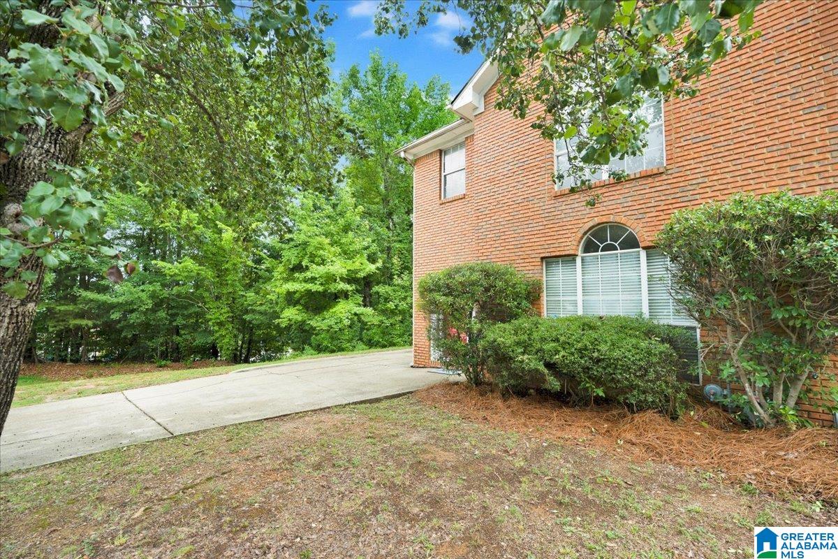 101 Windsor Ridge Drive Pelham, AL 35124 - Photo 2 of 17