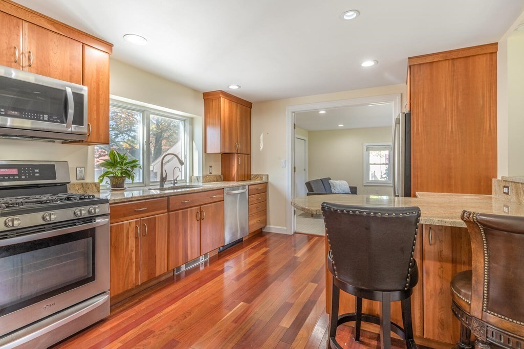 5 Flanders Road Westborough, MA 01581 - Photo 4 of 29 Gallery Image 4