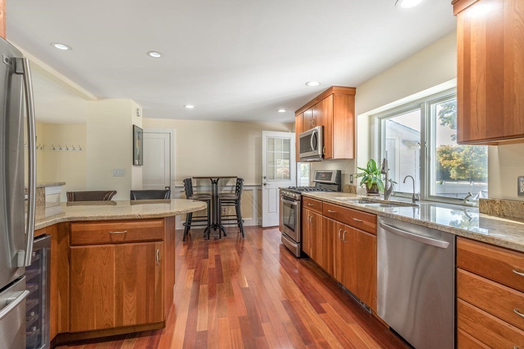 5 Flanders Road Westborough, MA 01581 - Photo 6 of 29 Gallery Image 6