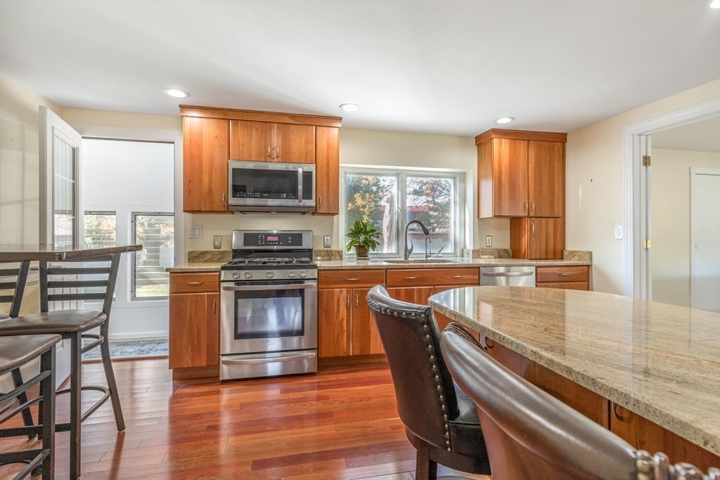 5 Flanders Road Westborough, MA 01581 - Photo 8 of 29 Gallery Image 8