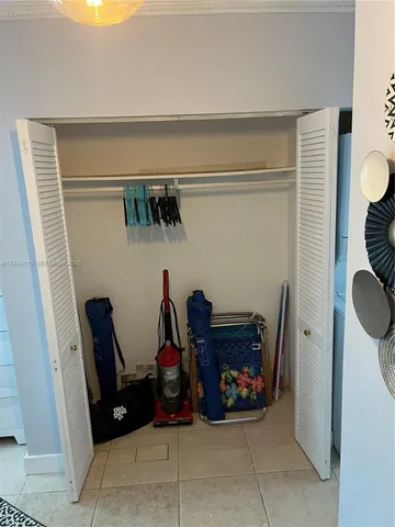 $2,000 | 334 Washington Avenue, Unit 10, Miami Beach, FL 33139