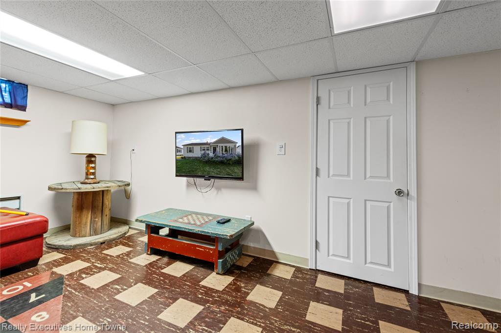 1410 Hampton Road Mount Clemens, MI 48043 - Photo 24 of 35