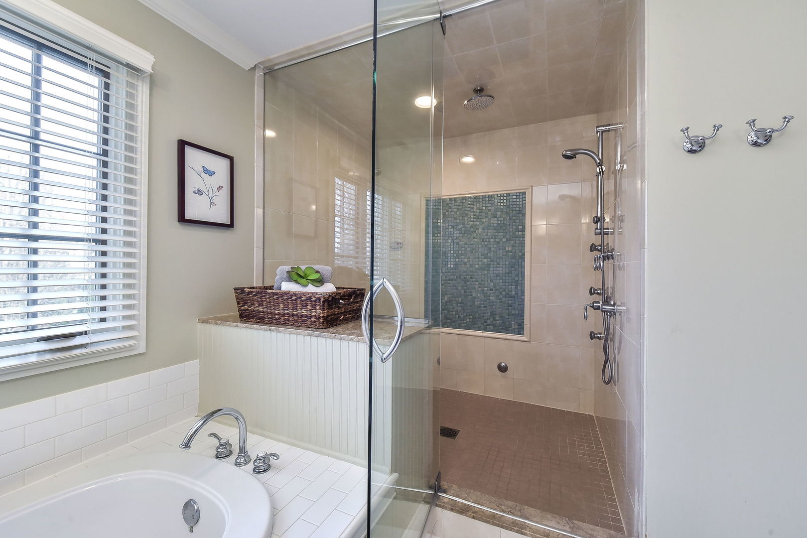 1211 Sunset Road Geneva, IL 60134 - Photo 35 of 65 a bathroom with a tub sink and mirror
