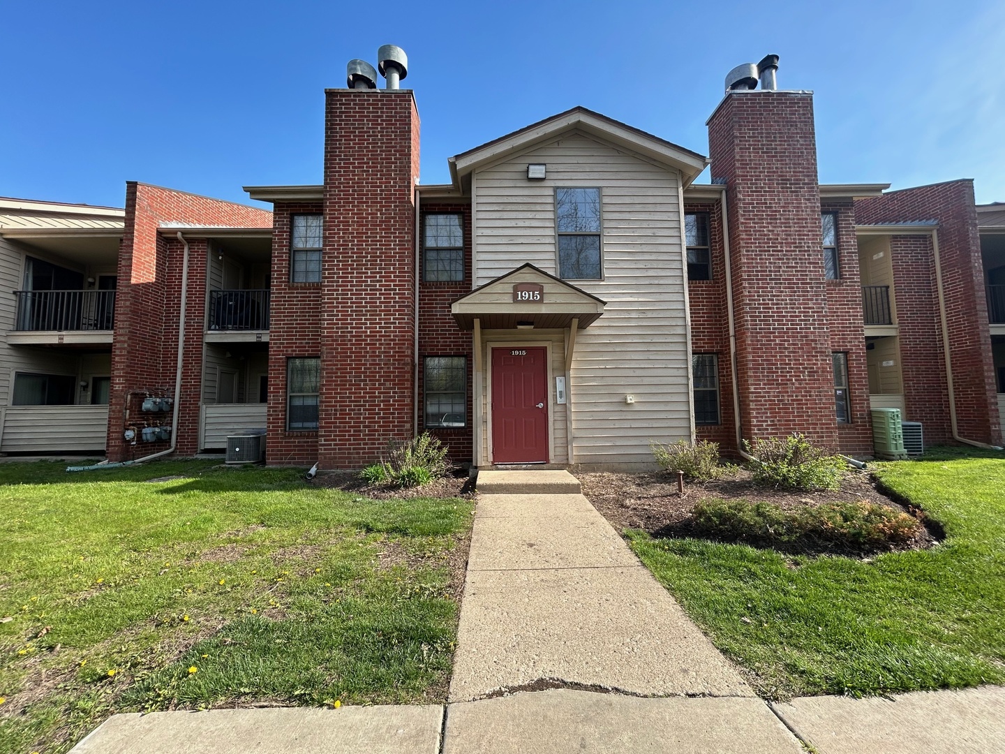 1915 North Hicks Road, Unit 105 Palatine, IL 60074 - Photo 1 of 10 Gallery Image 1