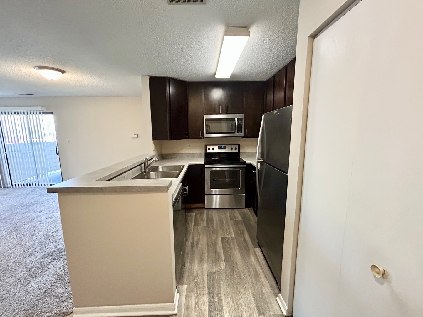 1915 North Hicks Road, Unit 105 Palatine, IL 60074 - Photo 2 of 10 Gallery Image 2