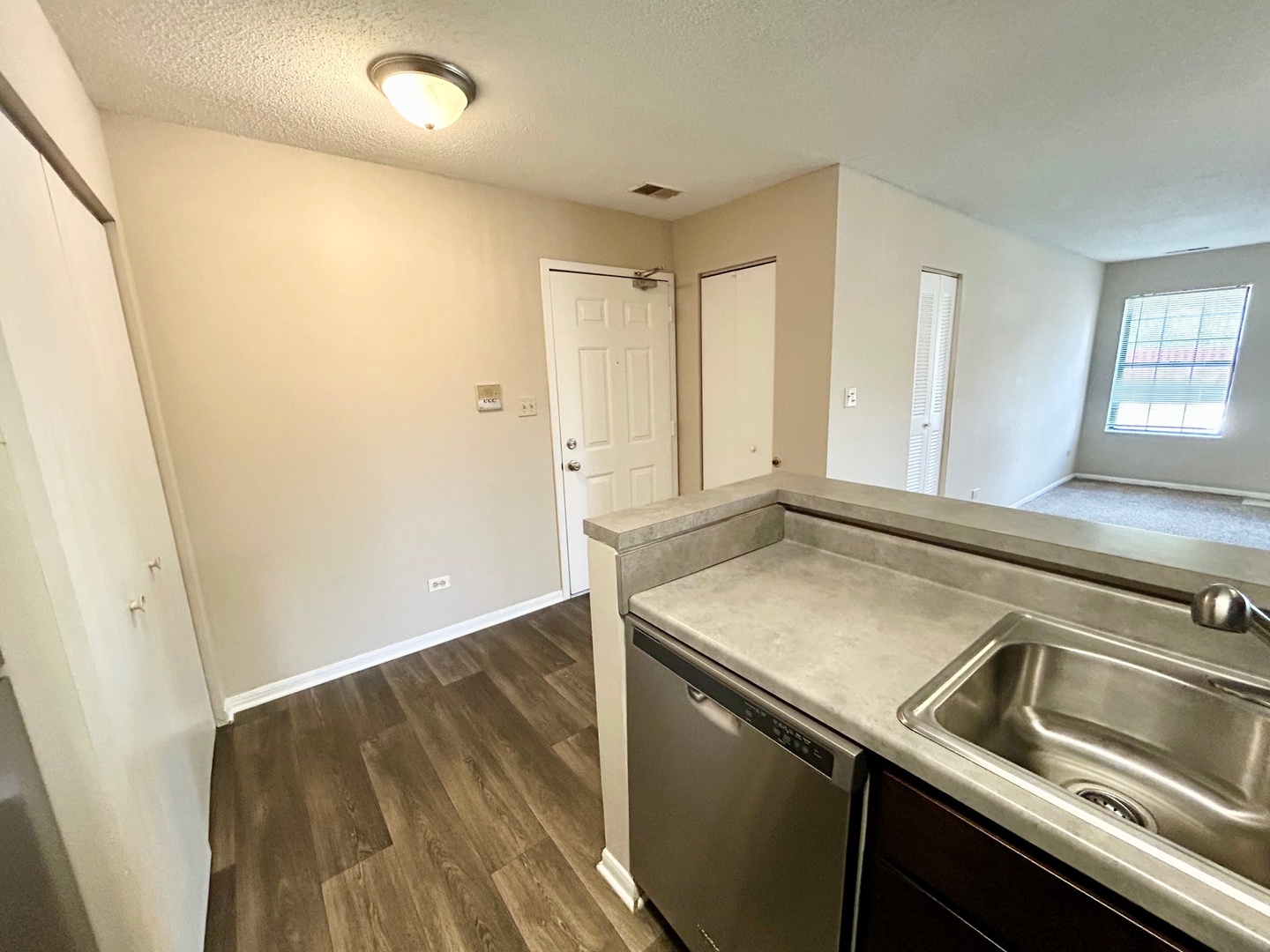 1915 North Hicks Road, Unit 105 Palatine, IL 60074 - Photo 3 of 10 Gallery Image 3