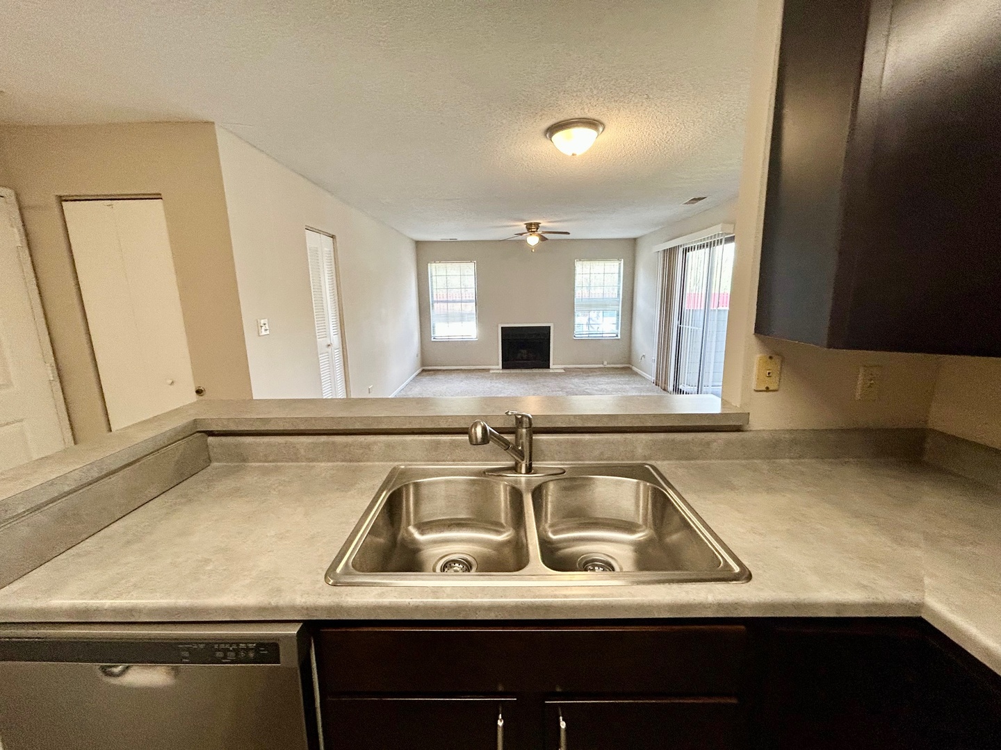 1915 North Hicks Road, Unit 105 Palatine, IL 60074 - Photo 4 of 10 Gallery Image 4