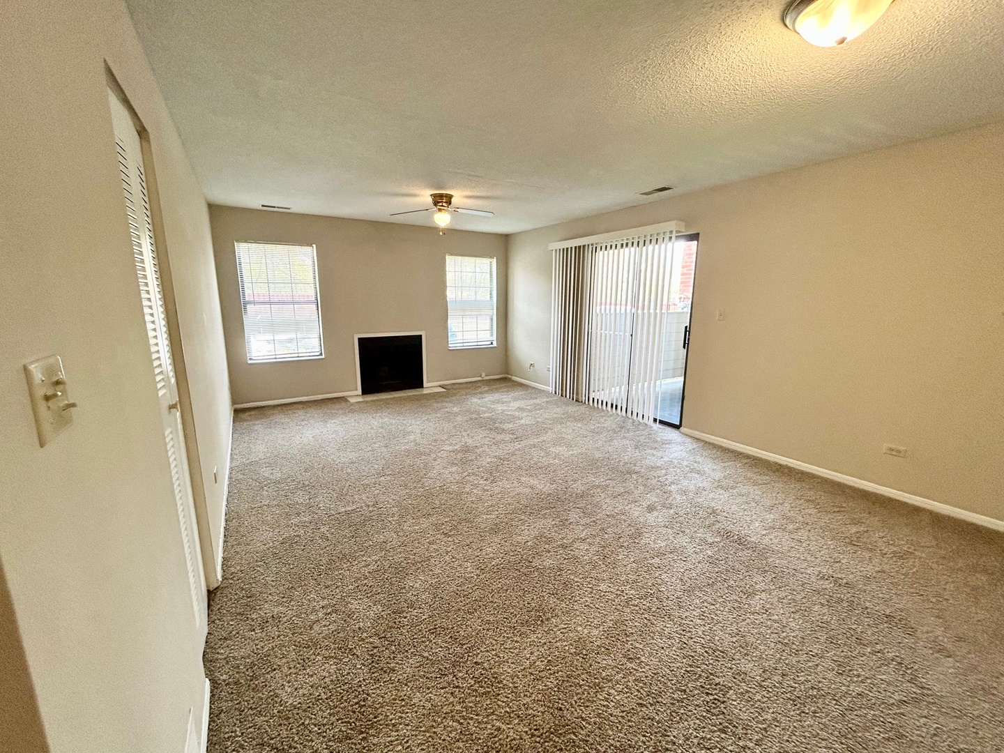 1915 North Hicks Road, Unit 105 Palatine, IL 60074 - Photo 5 of 10 Gallery Image 5
