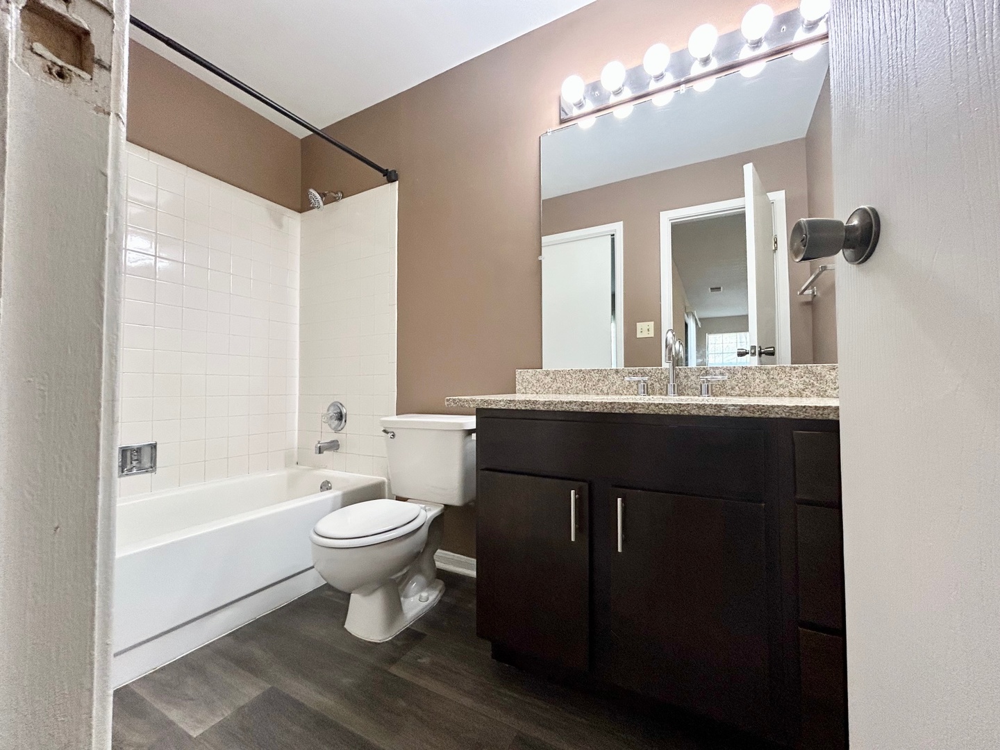 1915 North Hicks Road, Unit 105 Palatine, IL 60074 - Photo 7 of 10 Gallery Image 7