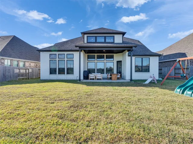 $3,900 | 913 Goose Creek Street, Webster, TX 77598