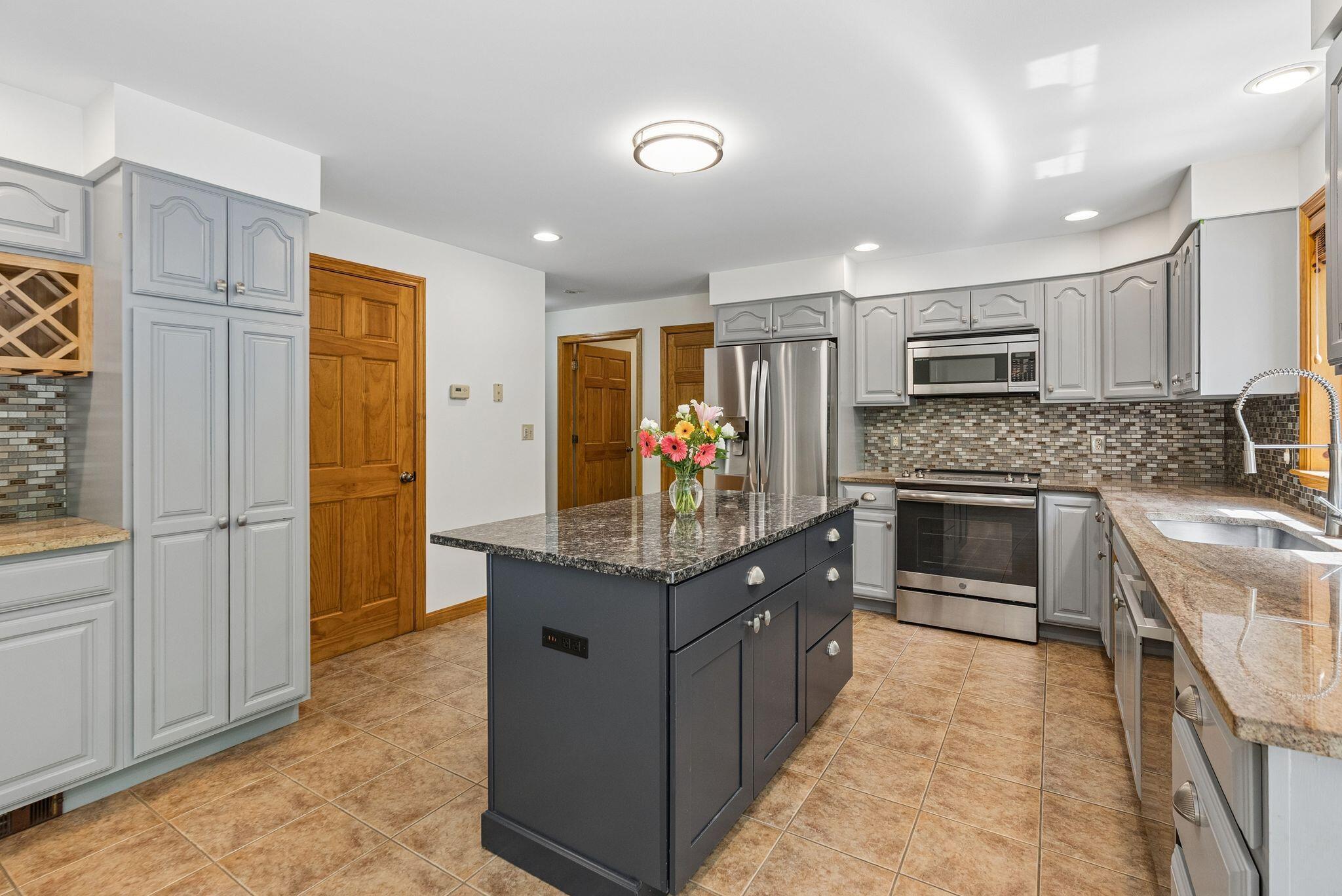 8 Whitney Way Topsham, ME 04086 - Photo 13 of 46 8 Whitney 30_DSC04674