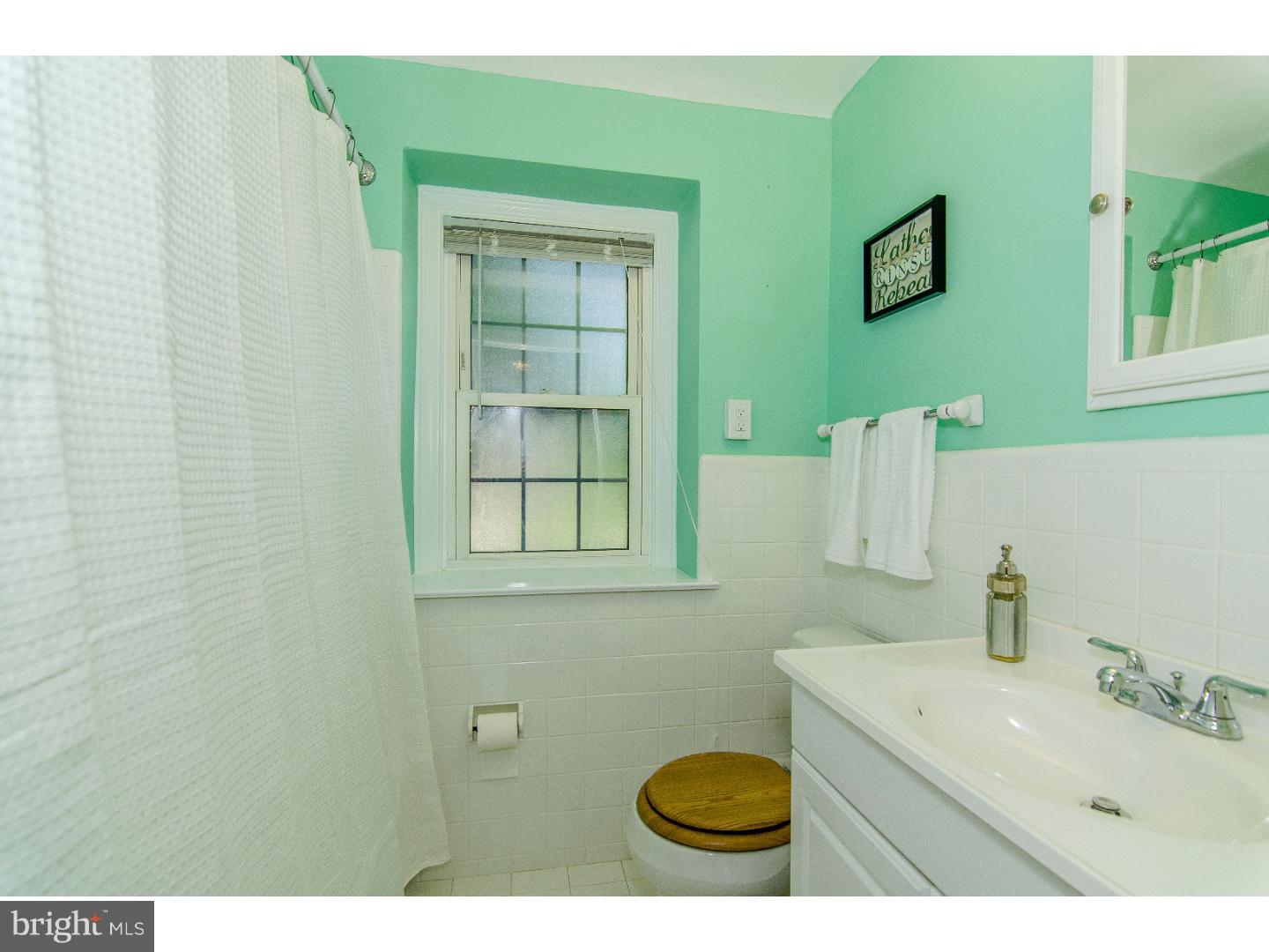 209 Pembroke Road Havertown, PA 19083 - Photo 14 of 25