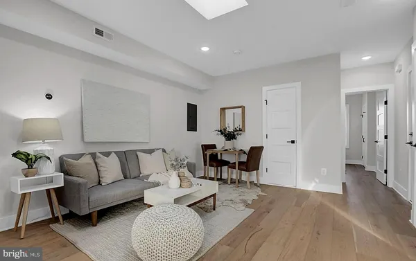 $2,400 | 1137 Owen Place Northeast, Unit 4, Washington, DC 20002