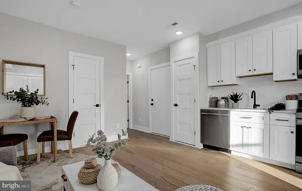 $2,400 | 1137 Owen Place Northeast, Unit 4, Washington, DC 20002