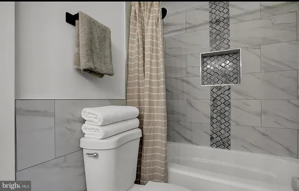 $2,400 | 1137 Owen Place Northeast, Unit 4, Washington, DC 20002