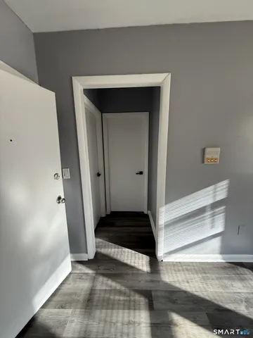 $1,300 | 881 Broad Street, Unit B2, Hartford, CT 06106