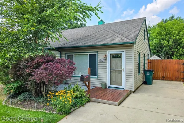 $1,850 | 1921 Woodward Heights, Ferndale, MI 48220