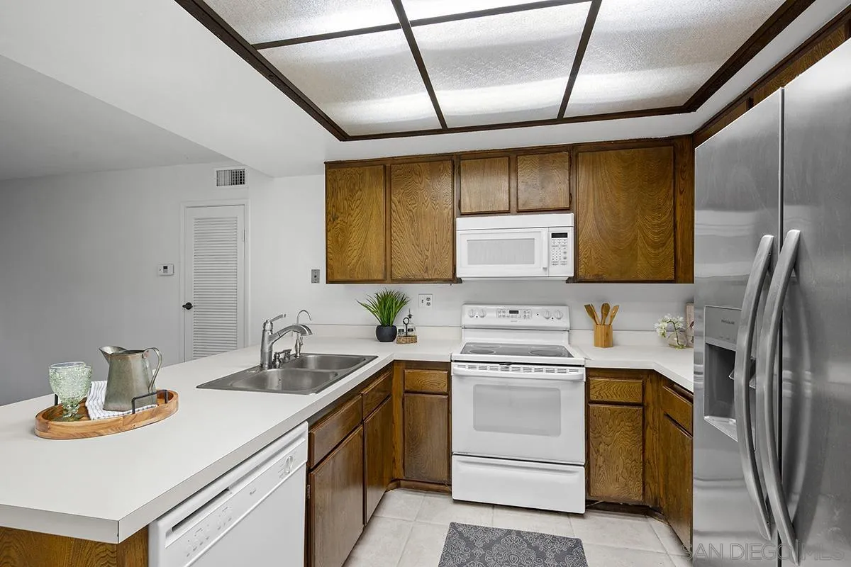 9787 Rimpark Way San Diego, CA 92124 - Photo 11 of 54