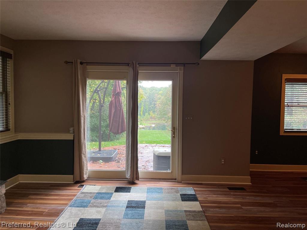1974 Sexton Road Howell, MI 48843 - Photo 19 of 49