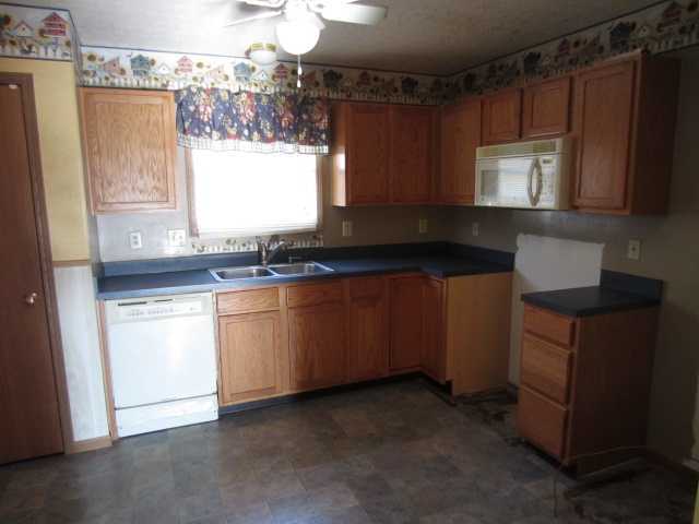3692 Roxmore Court Columbus, OH 43232 - Photo 3 of 7 Gallery Image 3